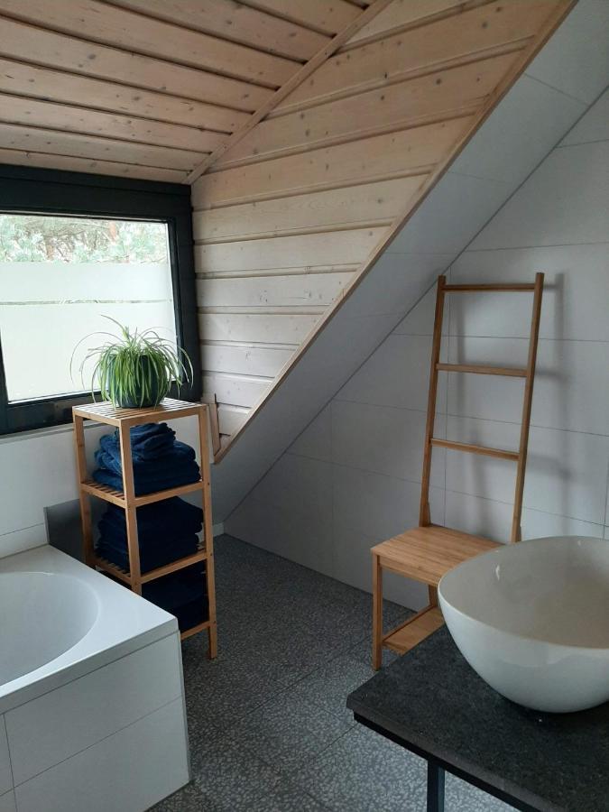 Vakantiehuis Met Hottub En Barrelsauna オンメン エクステリア 写真