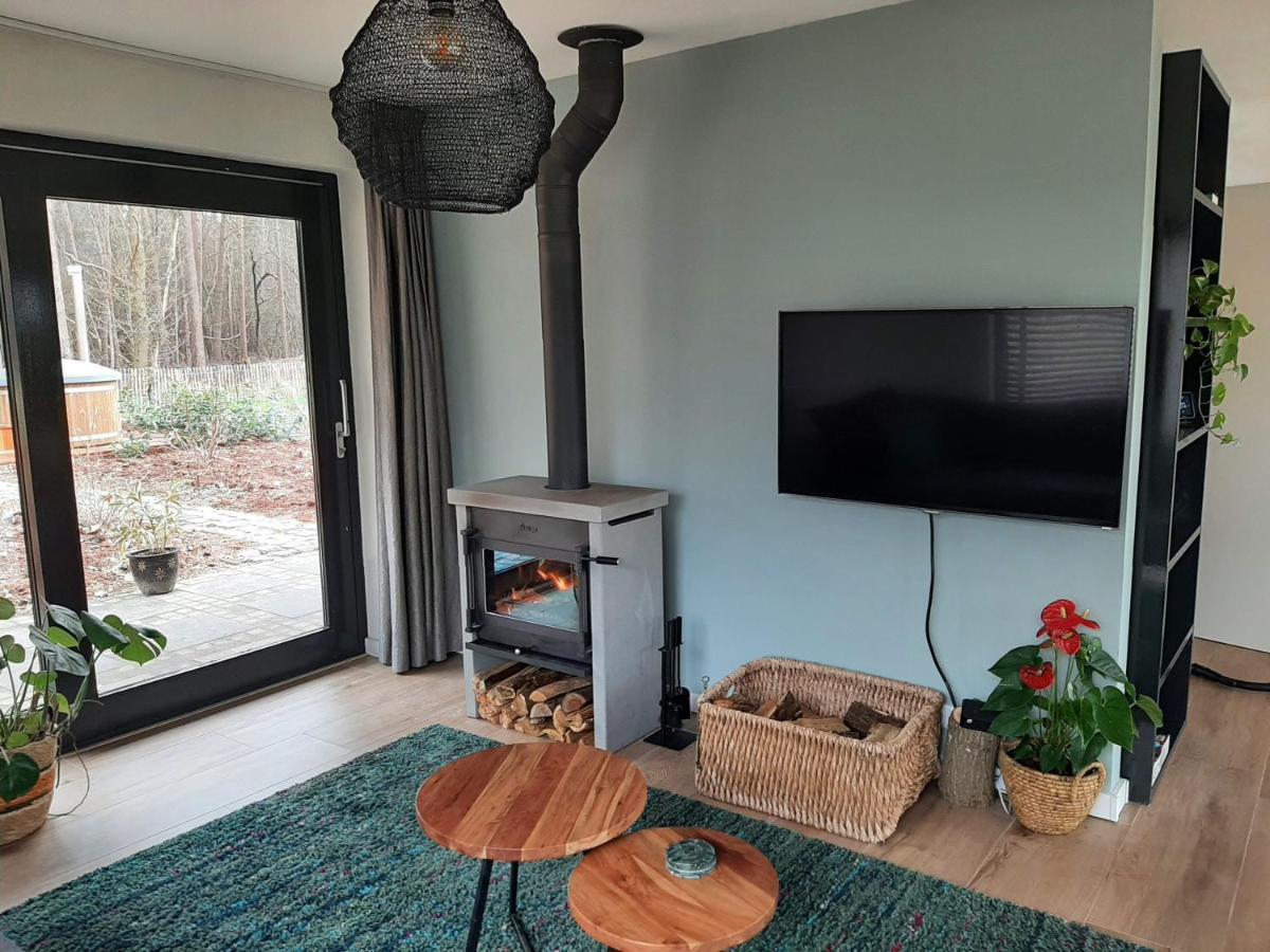 Vakantiehuis Met Hottub En Barrelsauna オンメン エクステリア 写真